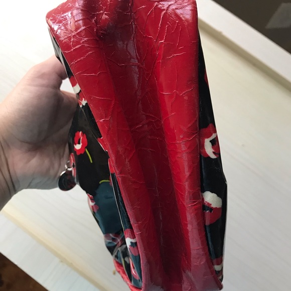 Vera Bradley Frill Cherry Purse - Picture 4 of 6